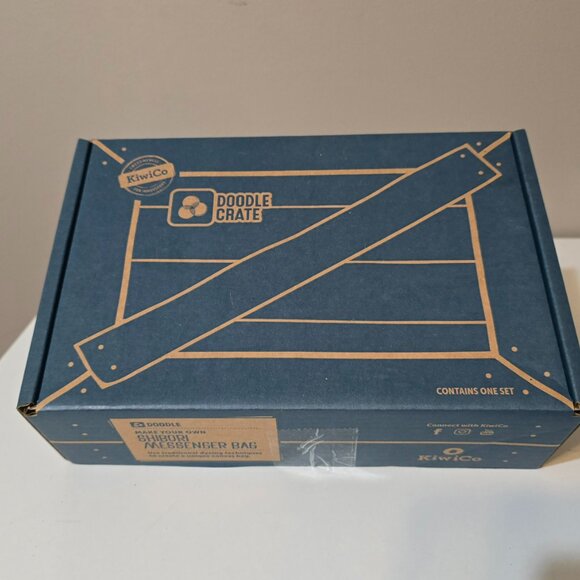 New KiwiCo - Doodle Crate Shibori Messenger Bag Craft Box - Picture 3 of 3